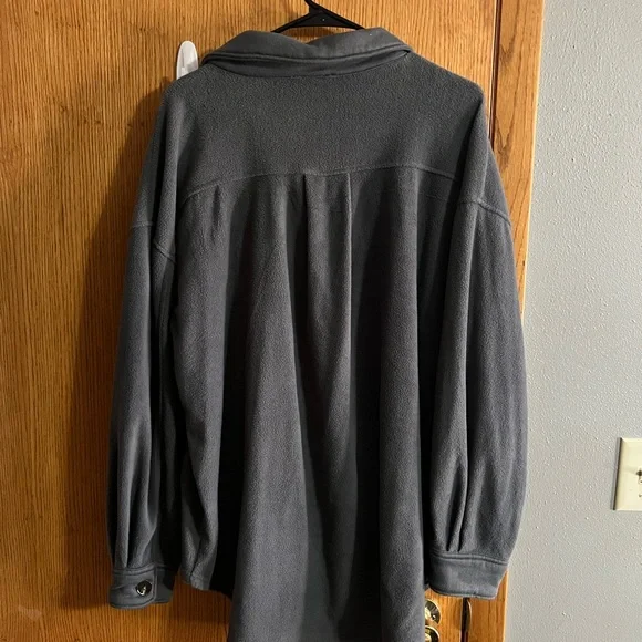 Shacket - Picture 2 of 2